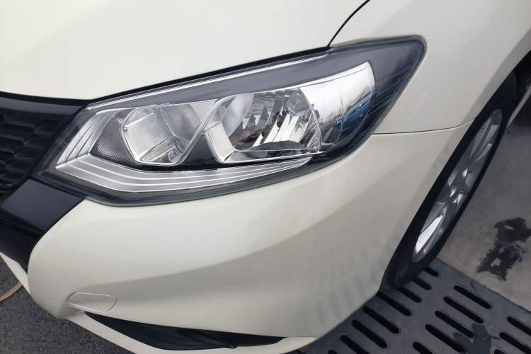 Used Nissan Tiida 2016 1.6L CVT Cool Dynamic Edition