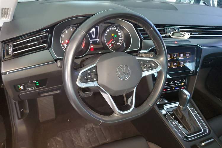 Used Volkswagen Magotan 2020 330TSI DSG Leading Model
