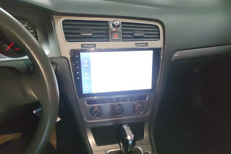 Used Volkswagen Golf 2016 1.6L Automatic Fashion Model
