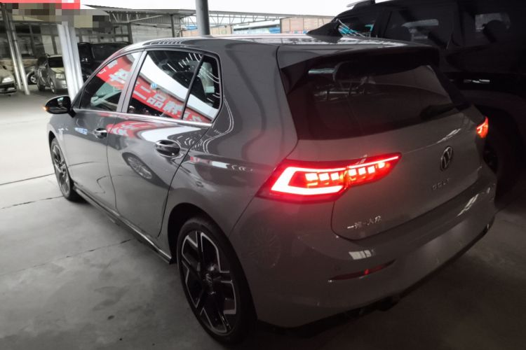 Used Volkswagen Golf 2025 300TSI R-Line
