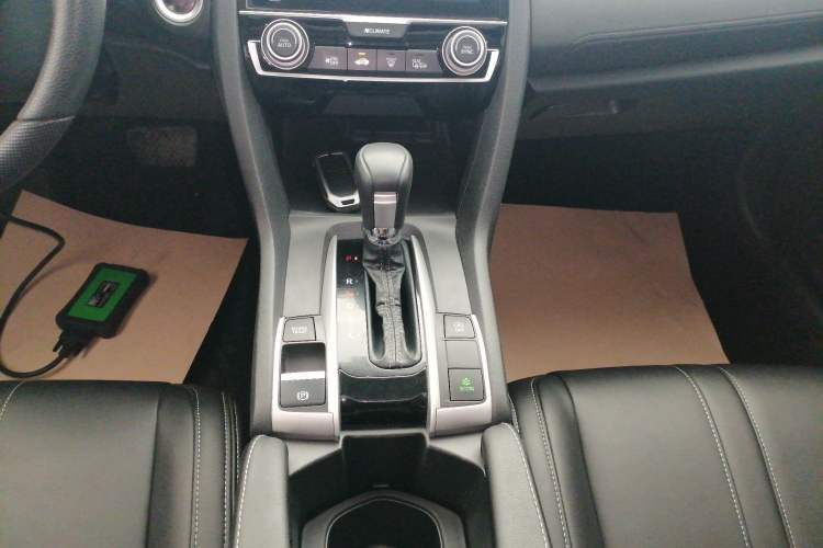 Used Honda Civic 2016 220TURBO CVT Luxury Edition
