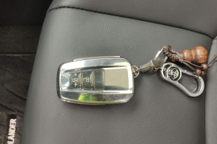 Used Toyota Wildlander 2022 2.0L CVT 4x4 Luxury PLUS Edition
