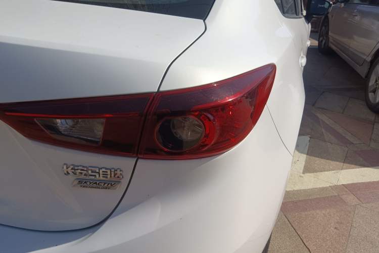 Used Mazda Mazda 3 Axela 2016 Sedan 1.5L Automatic Comfort Model