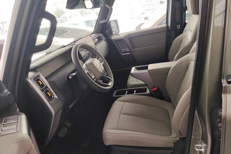 Used  V23 2025 501 Four-Wheel Drive Intelligent Driving Version
