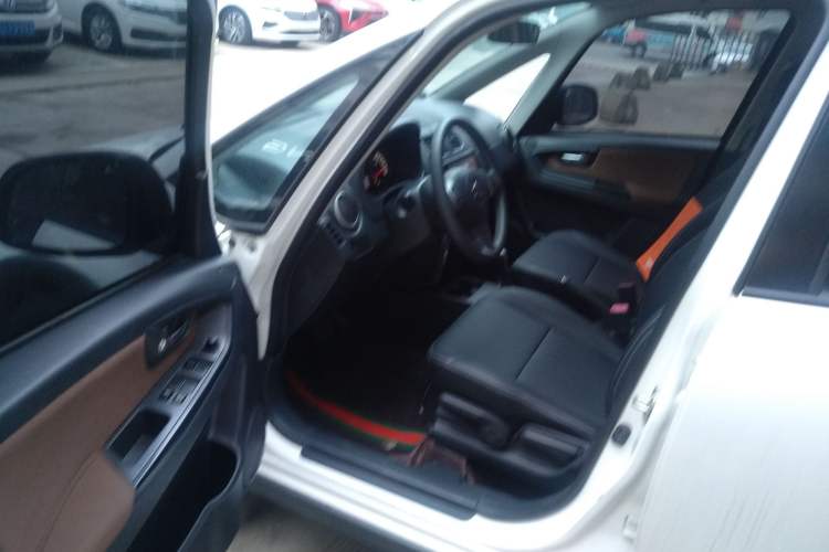 Used Suzuki SX4 2016 1.6L Automatic Classic Edition
