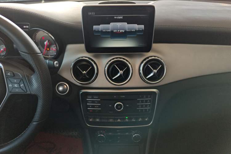 Used Mercedes-Benz GLA 2016 GLA 220 4MATIC Luxury Model
