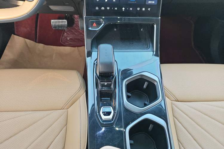 Used Geely Auto FX11 2023 1.5TD DCT Prestige Edition
