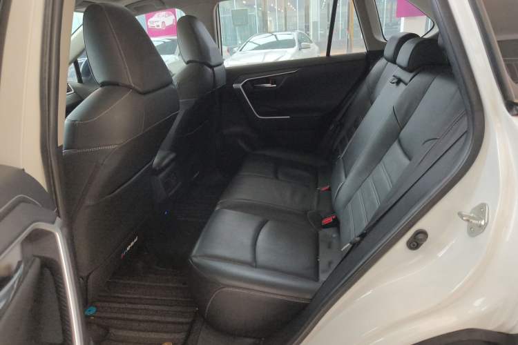 Used Toyota RAV4 2022 2.0L CVT Two-Wheel Drive Fashion Plus Edition