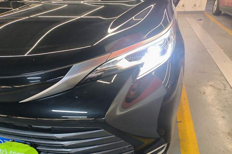 Used Toyota Sienna 2021 2.5L Hybrid Premium Edition