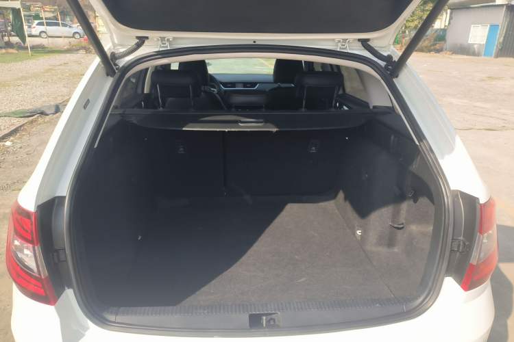 Used Skoda Octavia 2019 TSI280 DSG Luxury Edition Station Wagon China VI Standard
