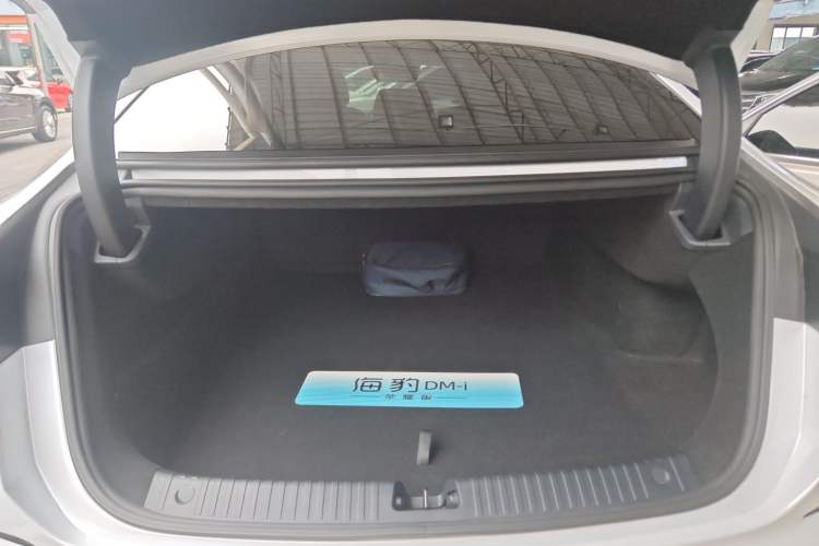 Used BYD Seal 2023 DM-i 1.5L 121km Prestige Model
