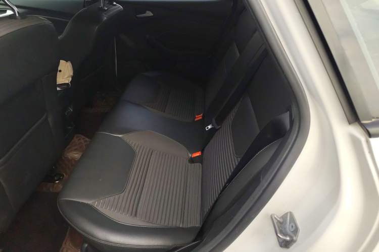 Used Ford Focus 2018 Hatchback Classic 1.6L Automatic Trendy SmartDrive Edition