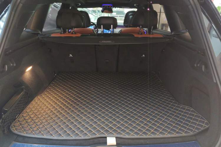 Used Mercedes-Benz GLC 2023 GLC 300 L 4MATIC Dynamic Edition 5-seater