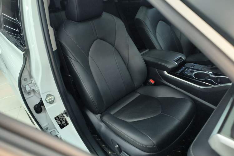 Used Toyota Highlander 2022 Dual-Engine 2.5L Four-Wheel Drive Prestige Version 7 Seats