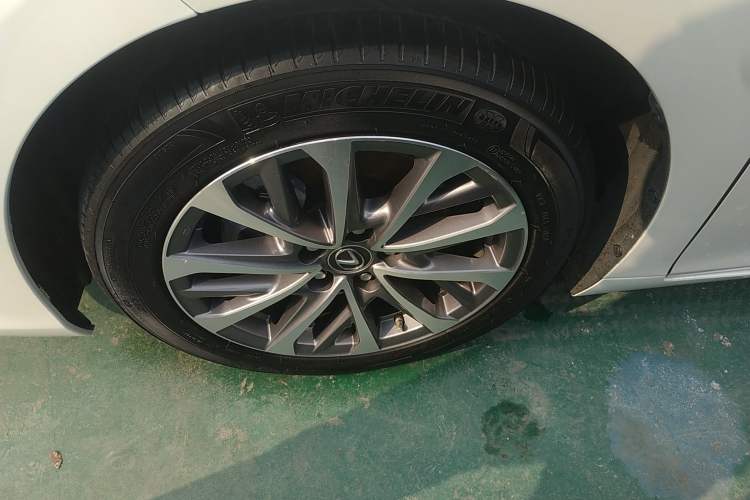 Used Lexus ES 2022 300h Excellence Edition