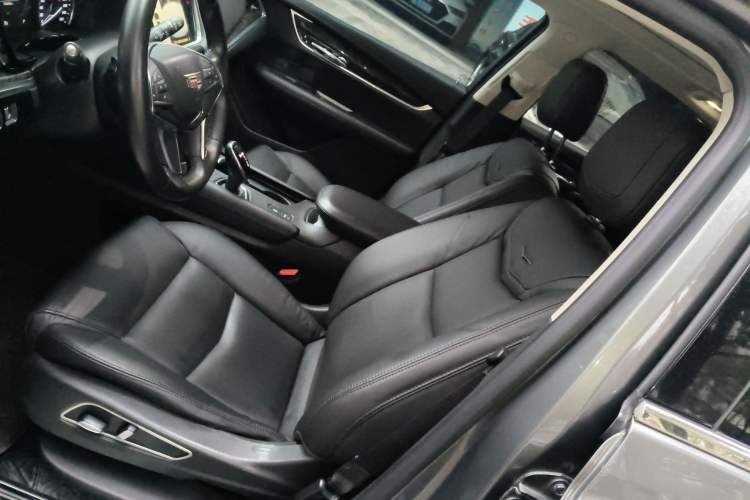 Used Cadillac XT5 2018 25T Luxury Model