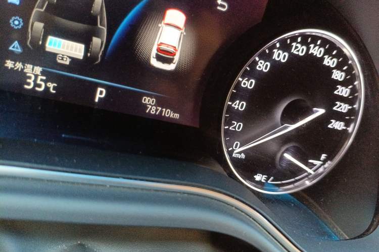 Used Toyota Avalon 2019 Dual-Engine 2.5L XLE Prestige Version China VI Standard
