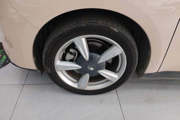 Used ORA Good Cat 2023 401 km Standard Range Luxury Version Lithium Iron Phosphate
