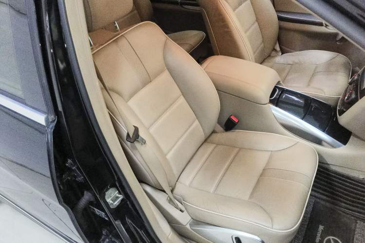 Used Mercedes-Benz R-Class 2015 R 320 4MATIC Luxury Model
