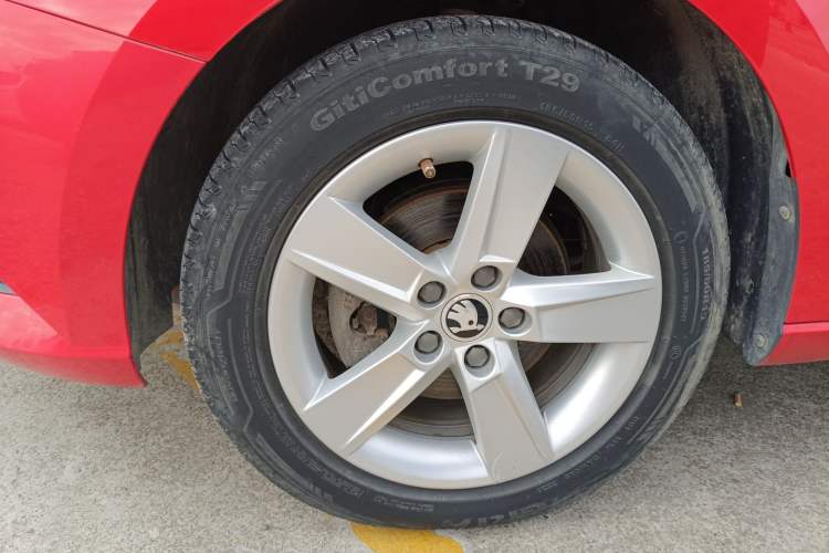 Used Skoda Fabia 2017 1.4L Automatic Car Enjoy Edition
