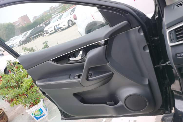 Used Nissan Qashqai 2016 2.0L CVT Luxury Edition
