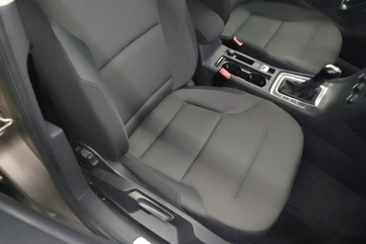 Used Volkswagen Golf 2016 230TSI Automatic Comfort Version
