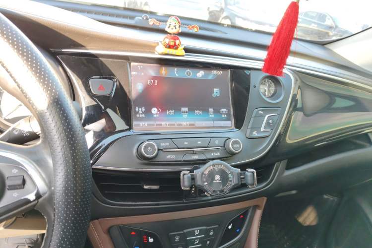 Used Buick Envision 2018 20T Two-Wheel Drive Luxury Model
