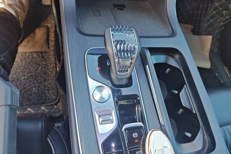 Used GAC Trumpchi GS8 2022 Linghang Series 2.0 TGDI Two-Wheel-Drive Luxury Smart Connectivity Version (7 Seats)