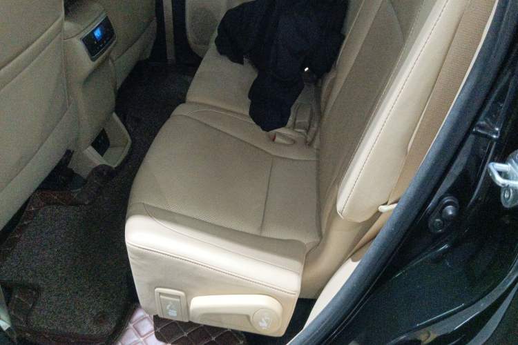 Used Toyota Highlander 2018 2.0T Four-Wheel Drive Luxury Edition 7 Seats China V Emission Standard
