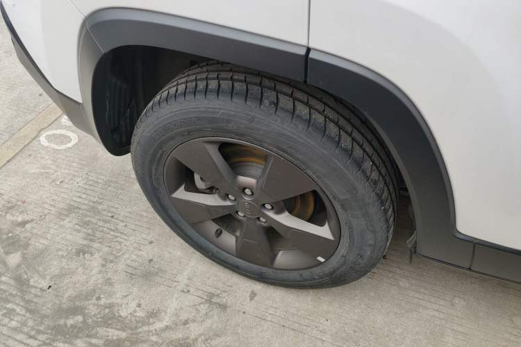 Used  Cherokee 2016 2.4L 75th Anniversary Edition
