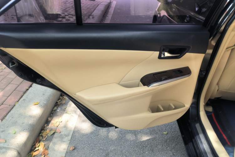 Used Toyota Camry 2016 2.0G 10th Anniversary Leading Edition