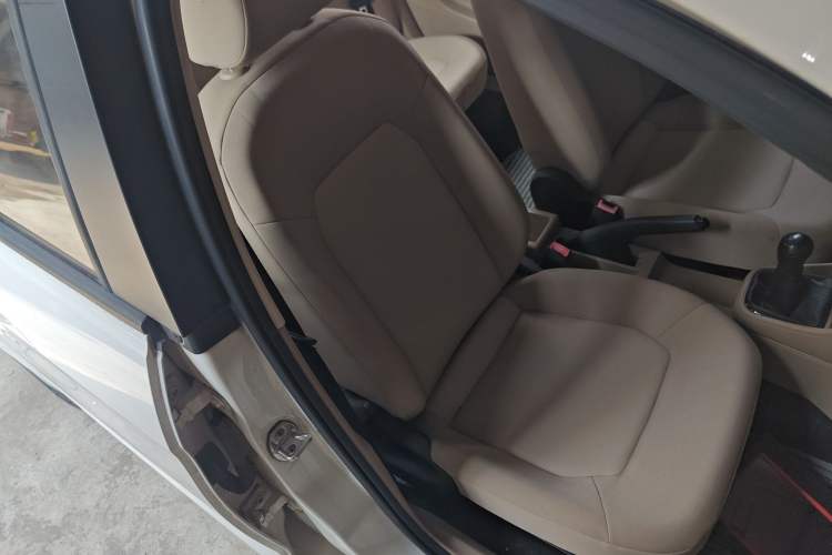 Used Volkswagen Jetta 2015 Value Edition 1.6L Manual Fashionable Style