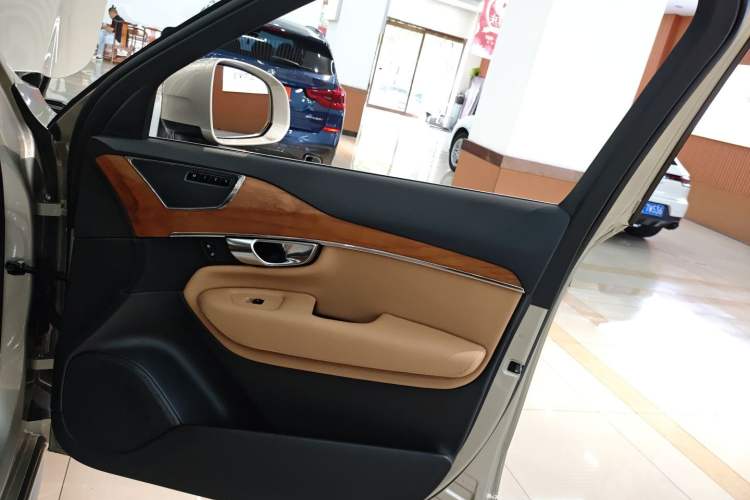 Used Volvo XC90 2018 T6 Zhiyi Edition 7-Seater
