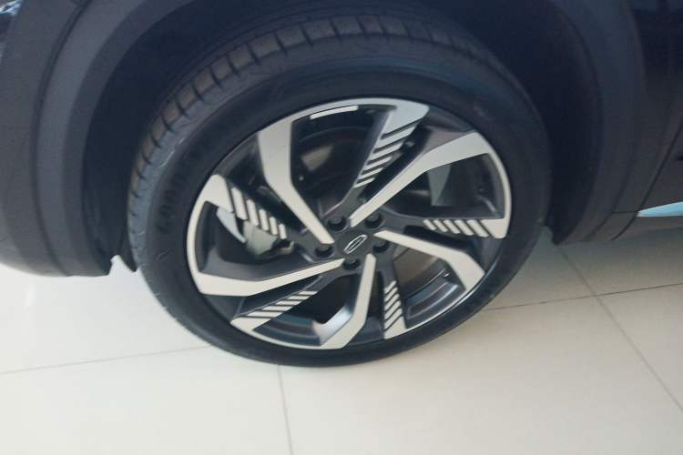 Used Geely Auto Monjaro L 2024 2.0TD High-Power Automatic Two-Wheel Drive Skyline Edition