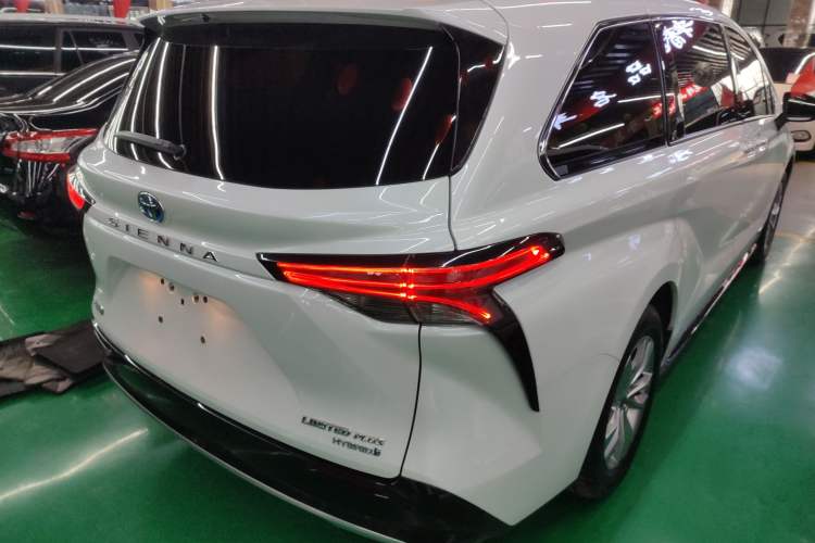 Used Toyota Sienna 2021 2.5L Hybrid Ultimate Edition

