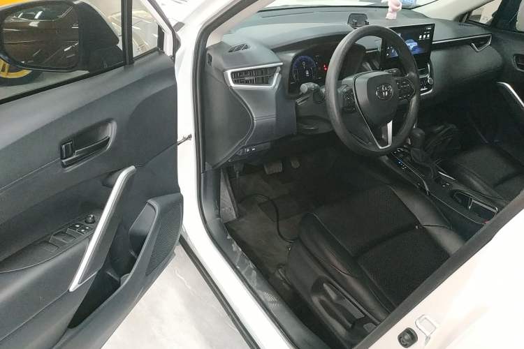 Used Toyota FRONTLANDER 2023 2.0L CVT Leading Edition
