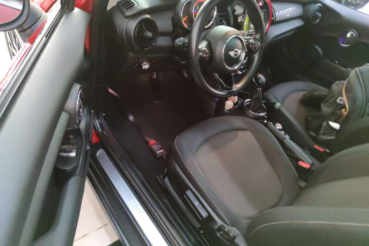 Used  MINI 2014 1.5T COOPER Fun
