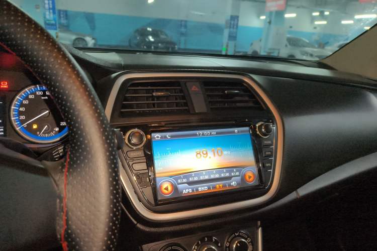 Used Suzuki S-Cross 2014 1.6L CVT Two-Wheel Drive Entry Model
