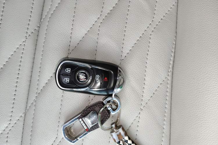 Used Buick GL8 2021 Land Cruiser Executive Class 652T Smart Luxury Model
