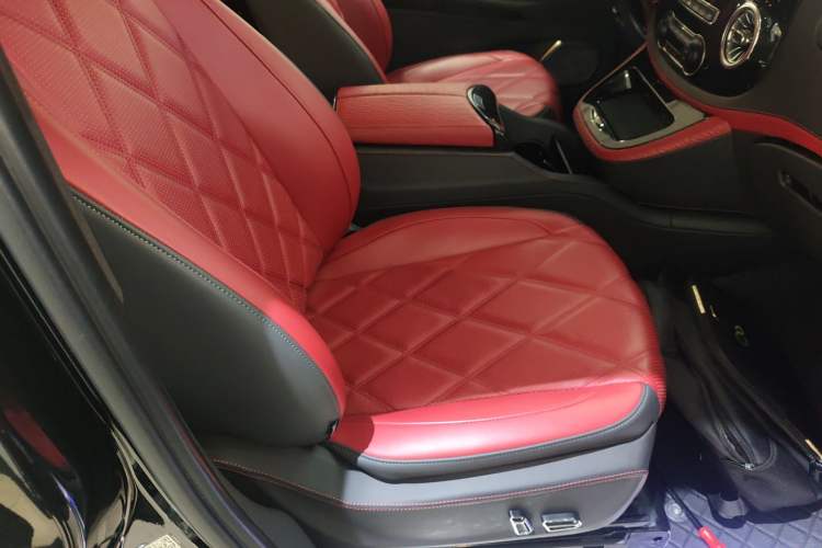 Used Mercedes-Benz Vito 2023 2.0T Elite Version 7 Seats
