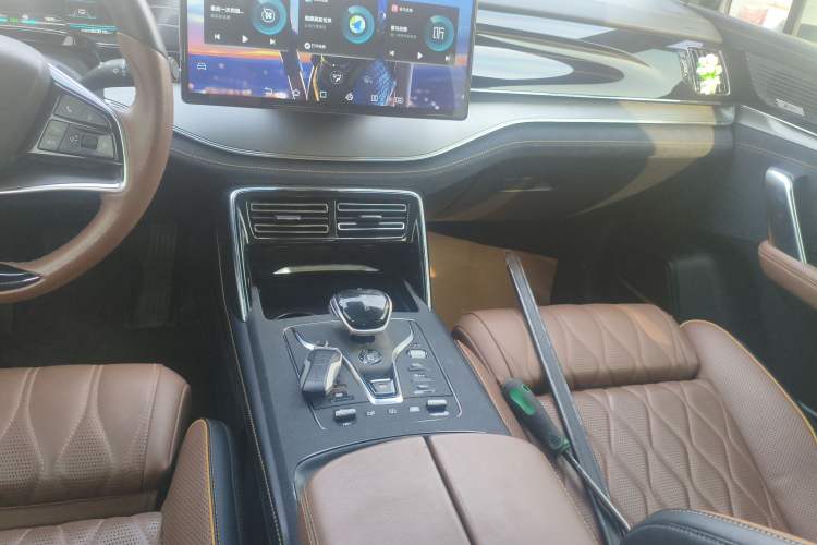 Used BYD Tang New Energy 2021 DM 2.0T Four-Wheel Drive High-Performance Flagship Model
