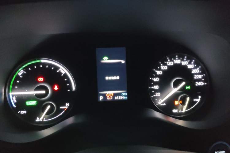 Used Toyota Sienna 2023 2.5L Hybrid Deluxe Edition