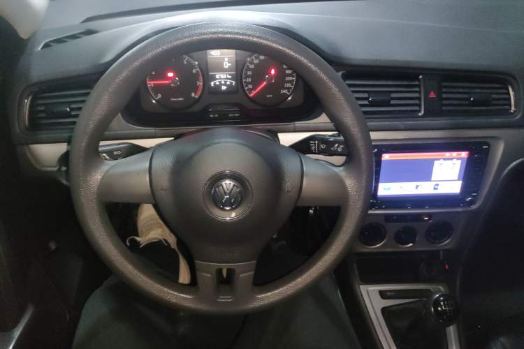 Used Volkswagen Lavida 2013 Revised Classic 1.6L Manual Fashion Edition
