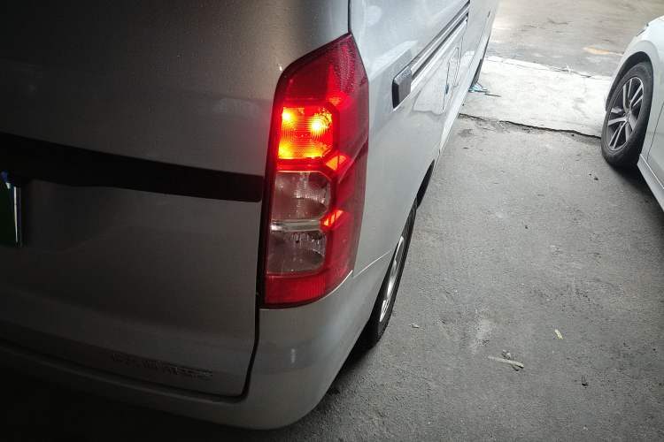 Used Wuling Hongguang V 2022 1.5L Jingqu Edition Electric-Assist LAR
