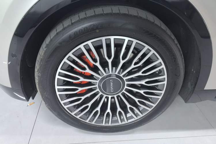 Used Lynk & Co 900 2025 2.0T Exploration Edition
