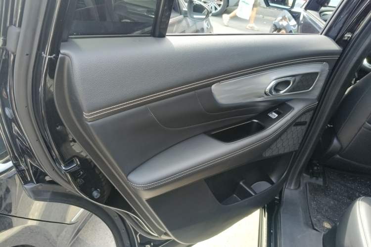 Used GAC Trumpchi GS8 2022 Linghang Series 2.0 TGDI Two-Wheel-Drive Luxury Smart Connectivity Version (7 Seats)
