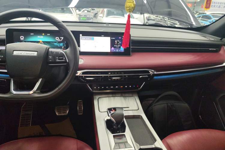 Used Jetour X70 PLUS 2023 1.5T DCT Brave PLUS 5-Seater