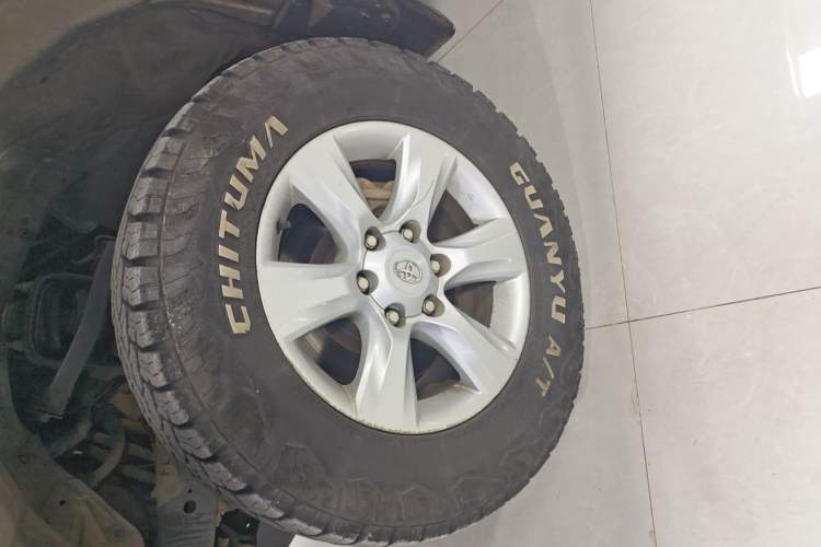 Used Toyota Prado 2013 2.7L Automatic Low-Power Version Middle East Edition
