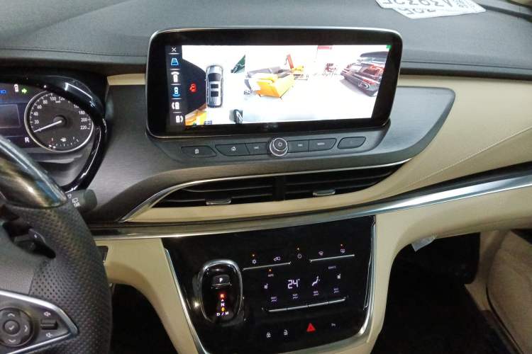 Used Buick GL8 2023 Facelifted Land Cruiser Executive Luxury Version
