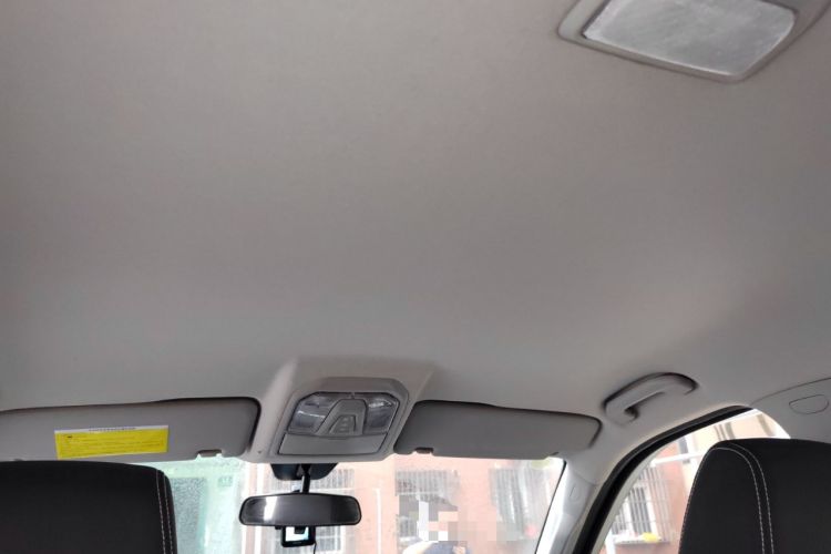 Used SAIC MAXUS T60 2020 2.0T Diesel Manual Two-Wheel Drive High-Ride Pioneer Edition Standard Cab China VI
